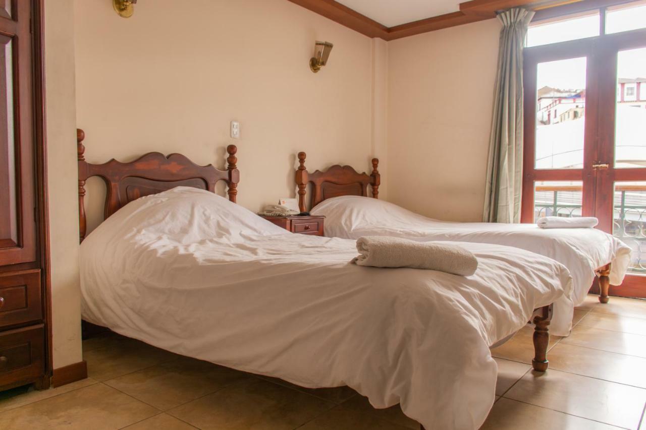 Hotel Cumanda Alfaro Bagian luar foto